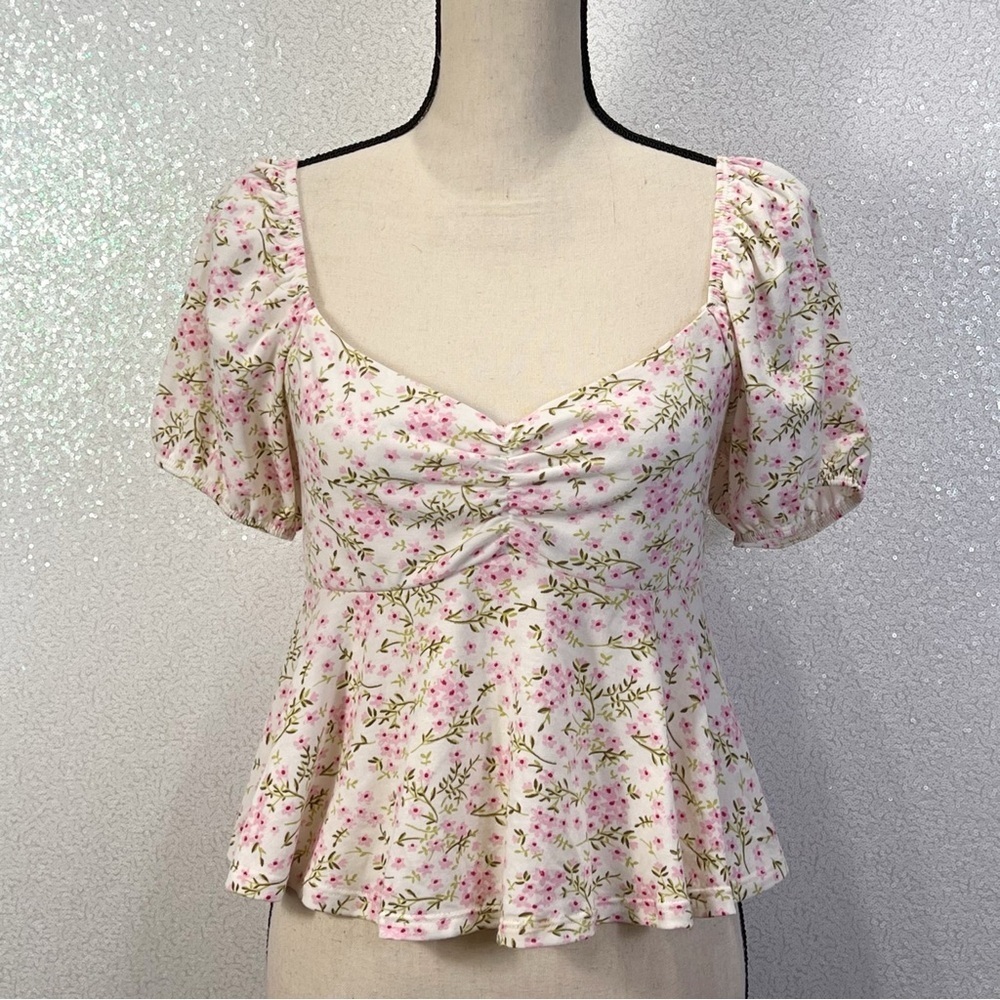 Forever 21 sweetheart neckline top, short sleeve size Large new with tags!